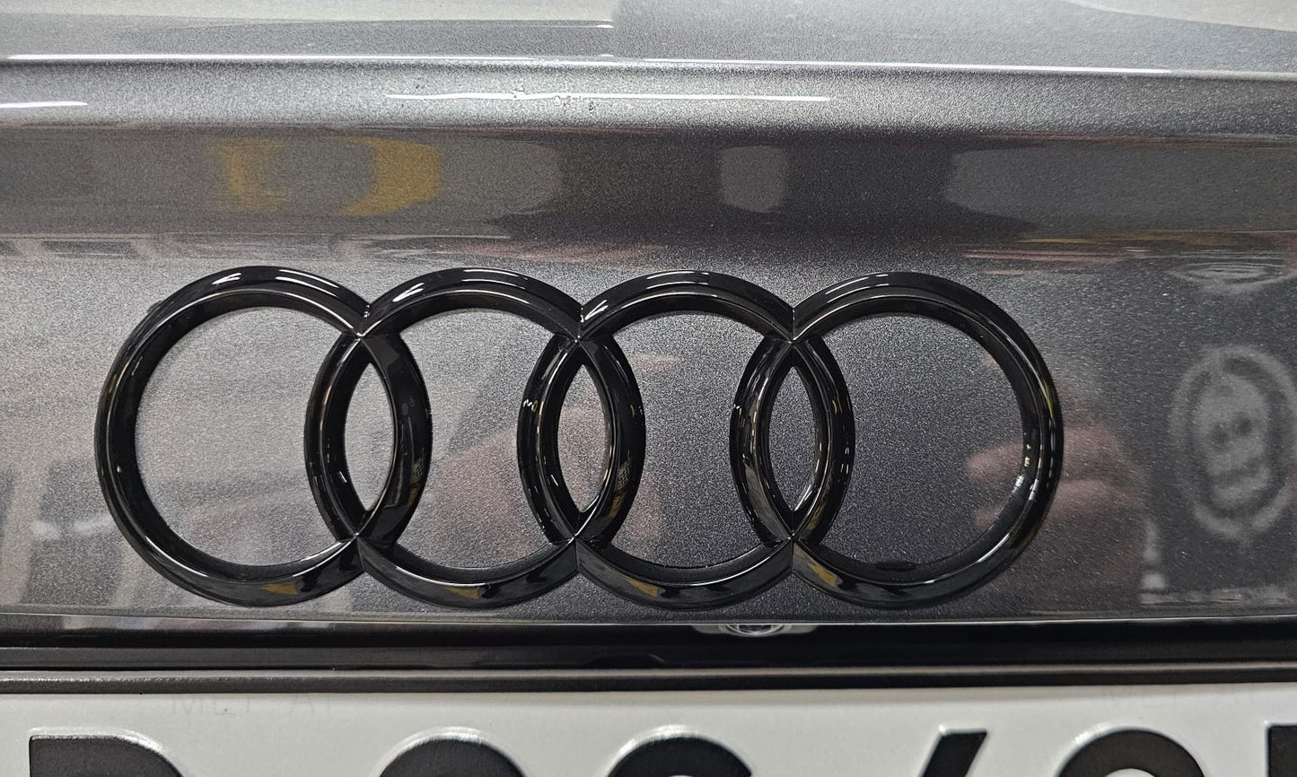 Logo Audi, anteriore e posteriore nero lucido